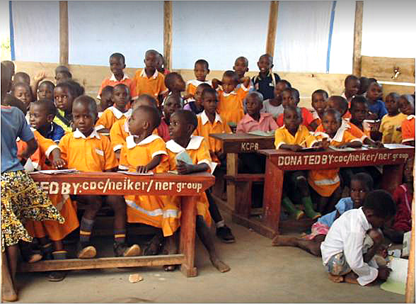Orfanatos escuelas uganda mujeres granjas